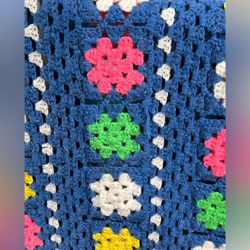 VINTAGE GRANNY SQUARE CROCHET BLANKET, AFGHAN, HANDMADE, BLUE MULTICOLORED 60x72